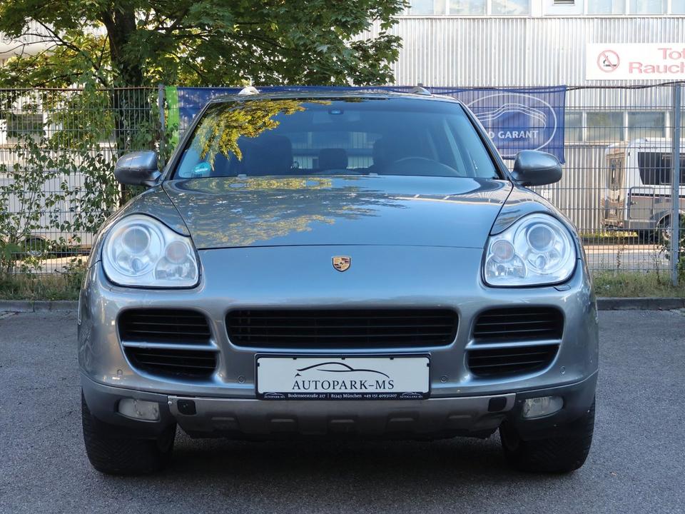 Porsche Cayenne 2006 — rear view
