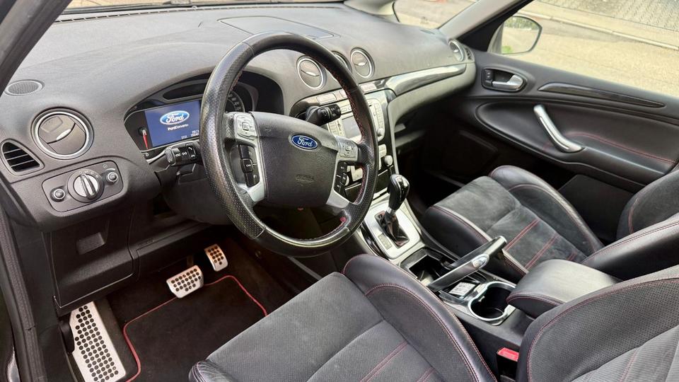 Ford S-Max 2010 — салон