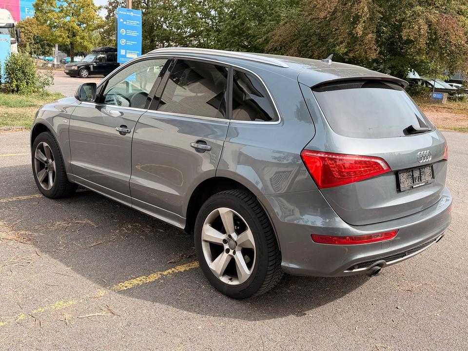 Audi Q5 2012 — rear view