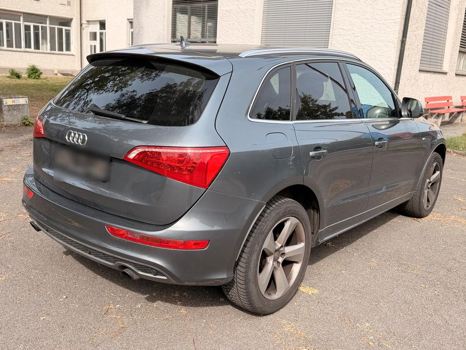 Audi Q5 2012 — interior