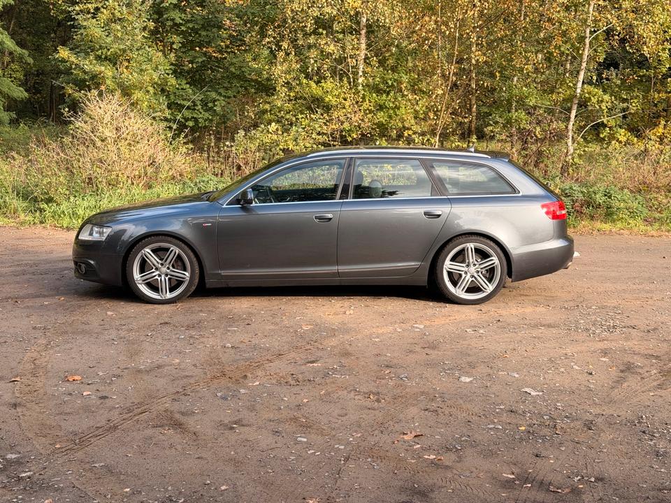 Audi A6 2011 — салон