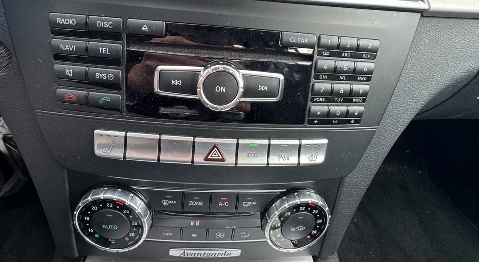 Mercedes Benz C 220 2012 — photo 11