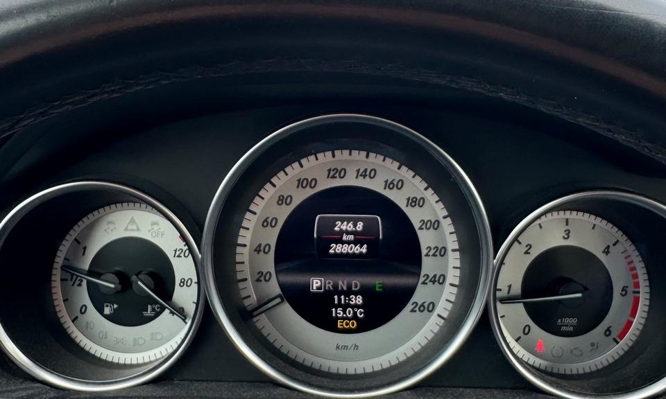 Mercedes Benz C 220 2012 — photo 14