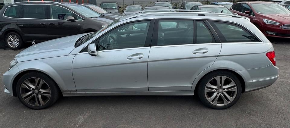 Mercedes Benz C 220 2012 — interior