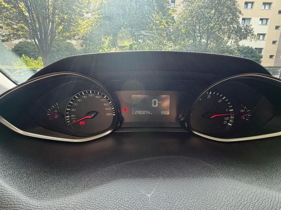 Peugeot 308 2014 — photo 10