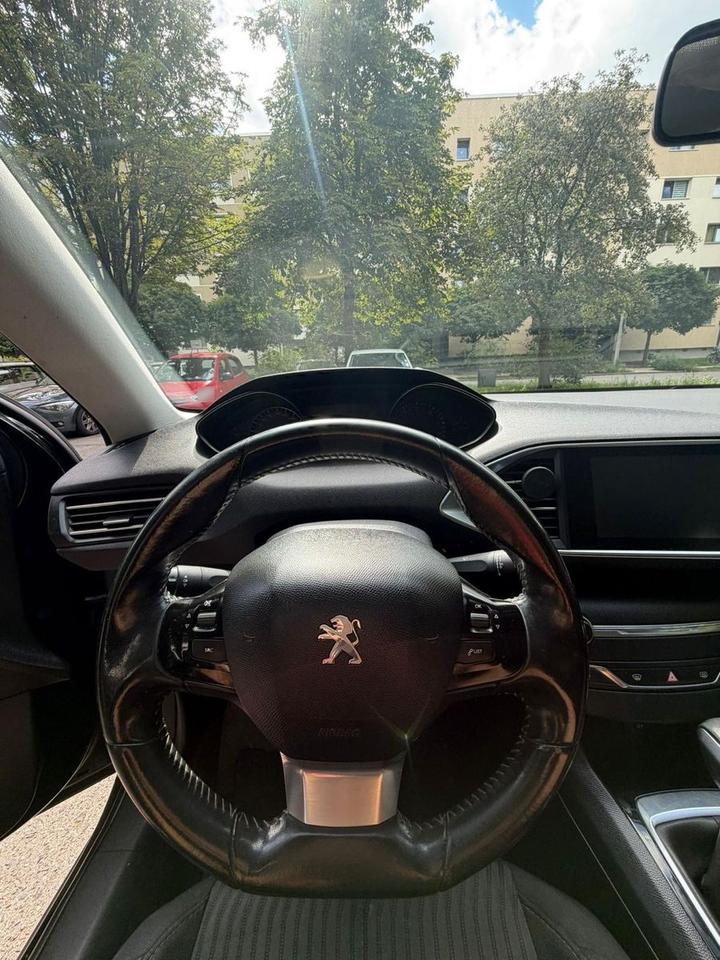 Peugeot 308 2014 — photo 11
