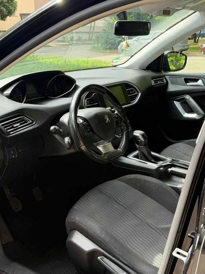 Peugeot 308 2014 — photo 12