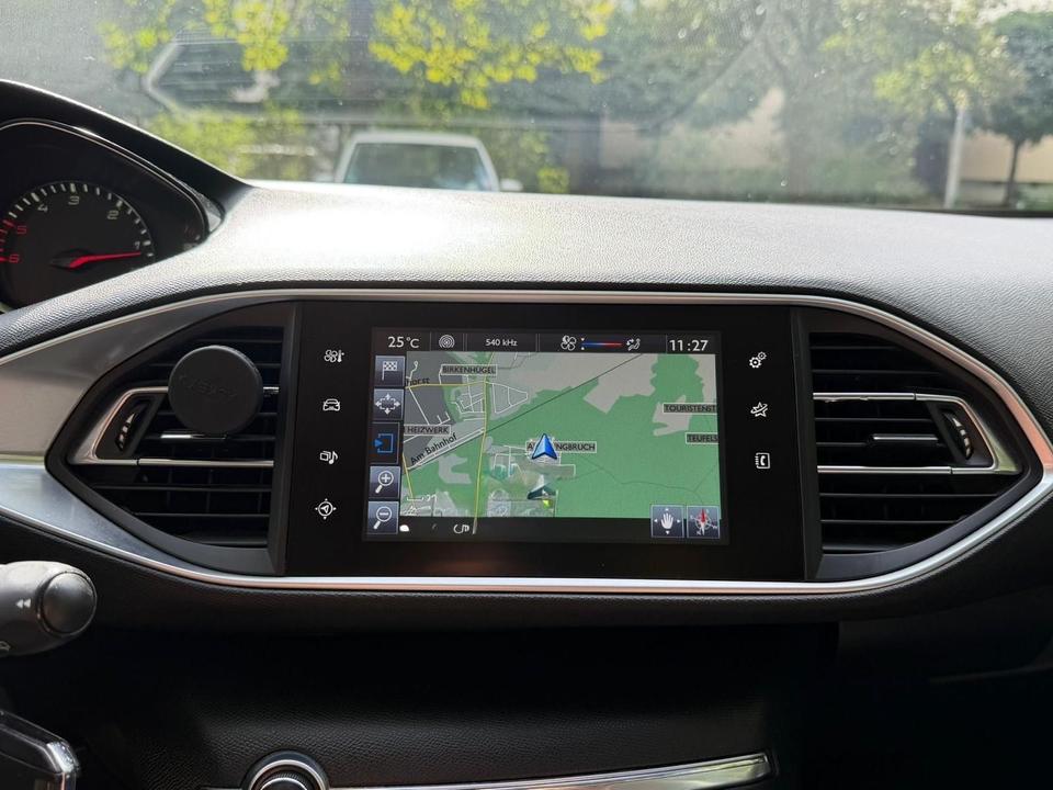 Peugeot 308 2014 — photo 15