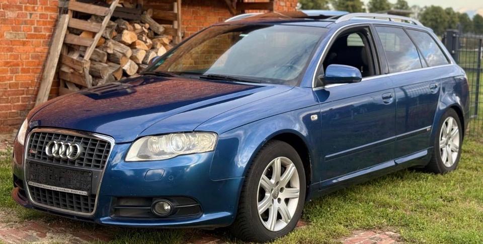 Audi A4 2007 — салон