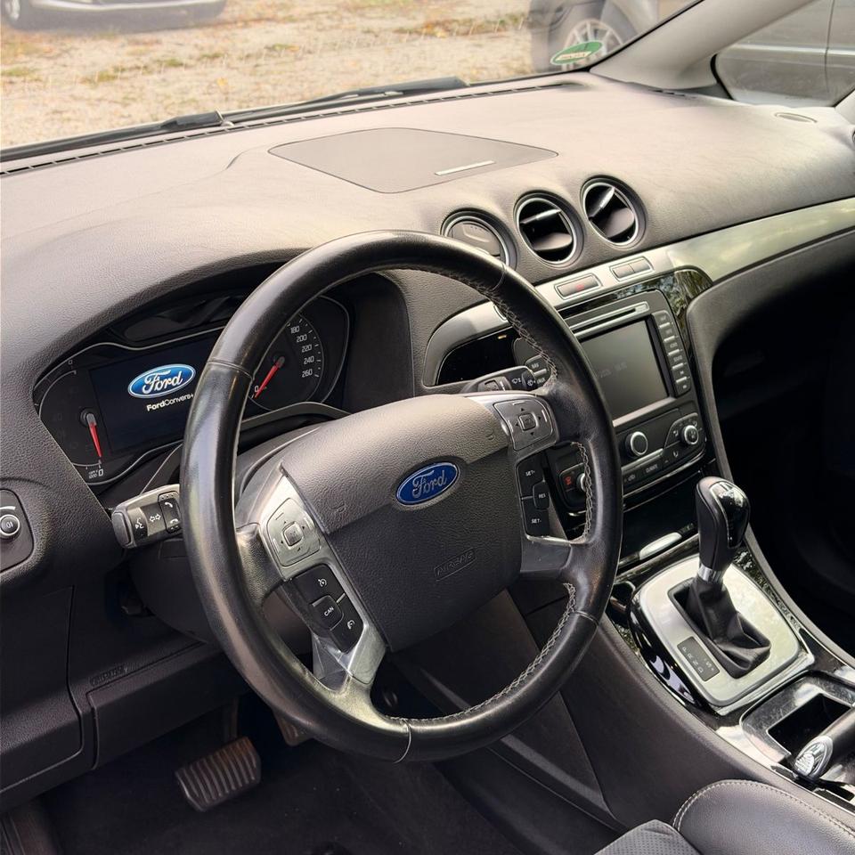 Ford S-Max 2011 — photo 9