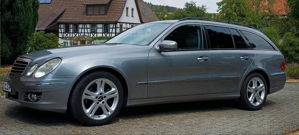 Mercedes Benz E 280 2008 — rear view