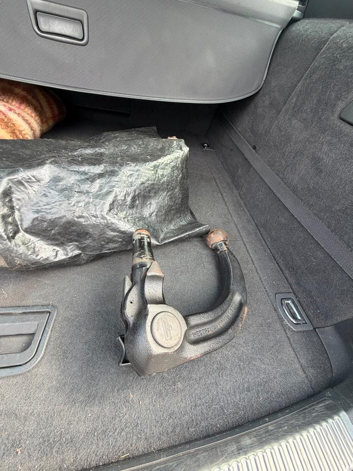 Audi S4 2005 — interior