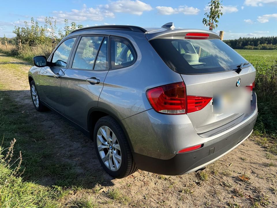 BMW X1 2011 — engine