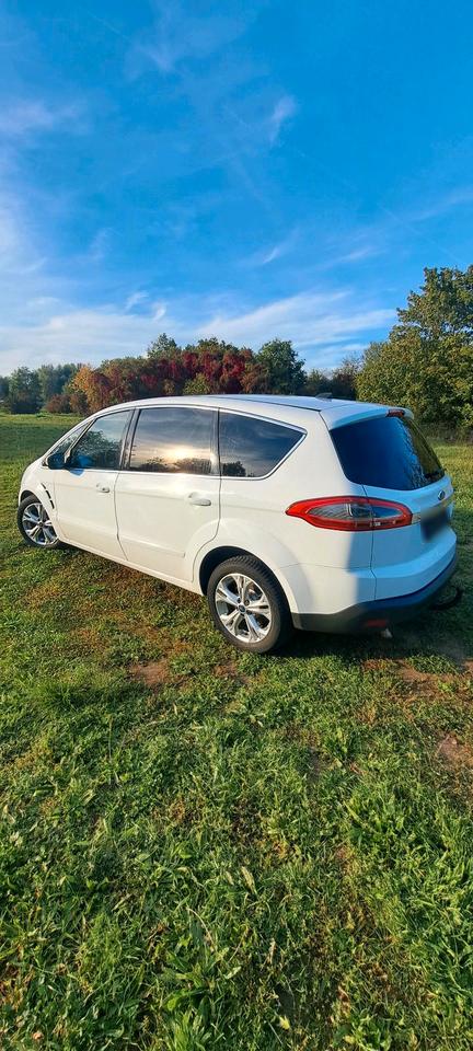 Ford S-Max 2013 — interior