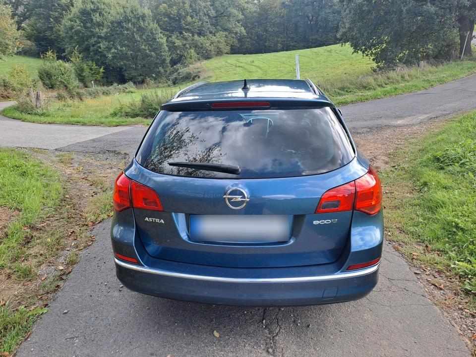 Opel Astra 2015 — двигун