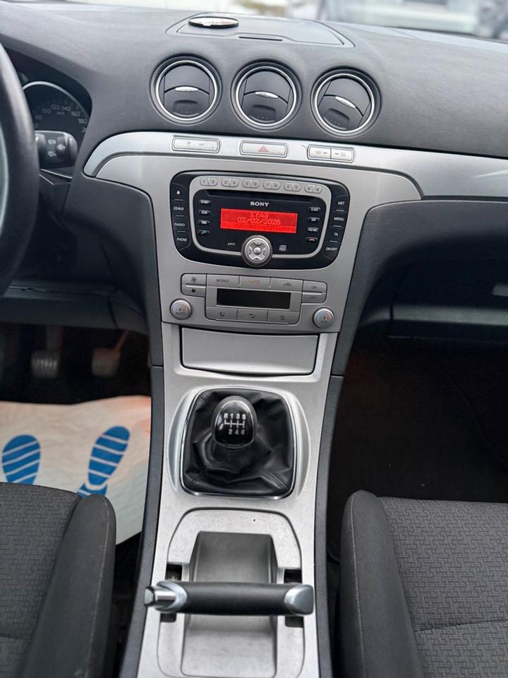 Ford S-Max 2007 — photo 17