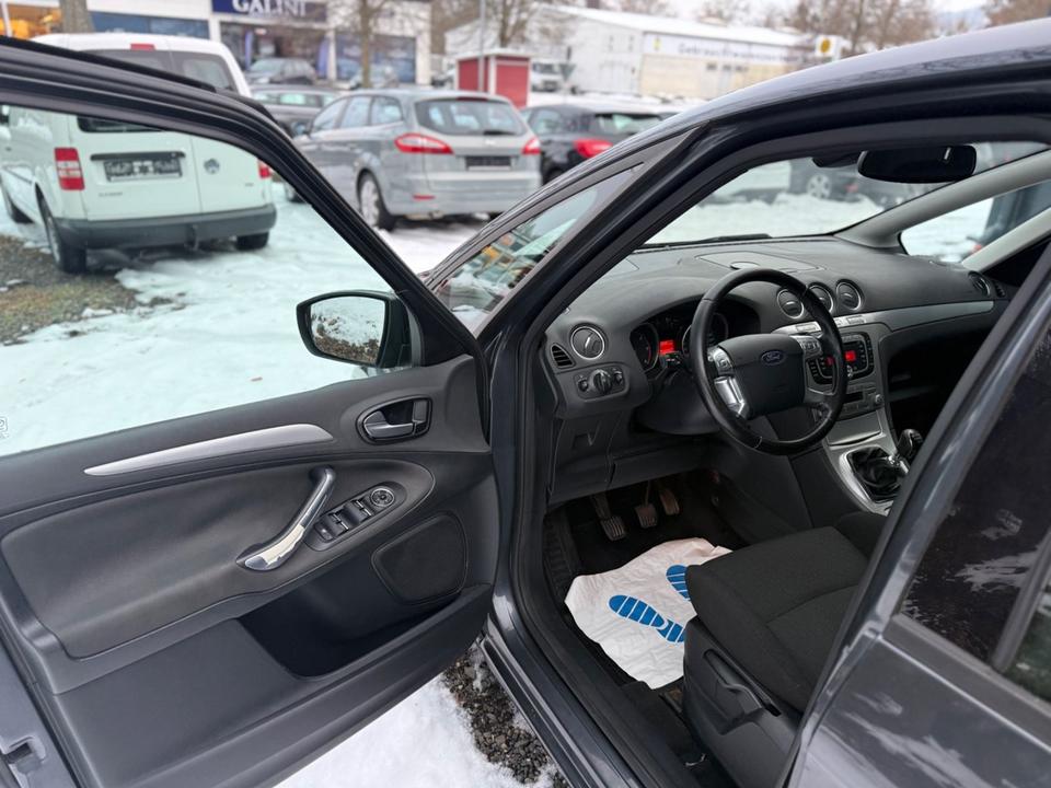 Ford S-Max 2007 — photo 18