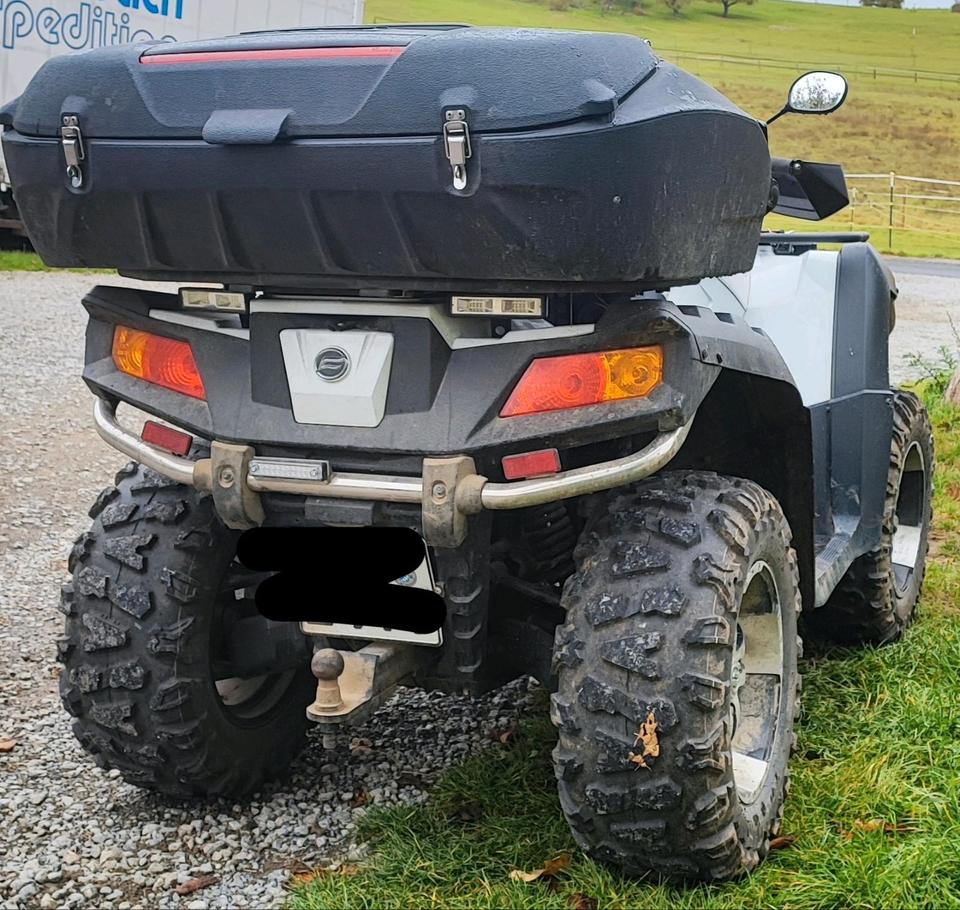 Weitere Motorräder ATV Quad cF Moto 800 V 2 LOF Zulassung 4x4 Verkauf bis Freitag. 2015 — interior