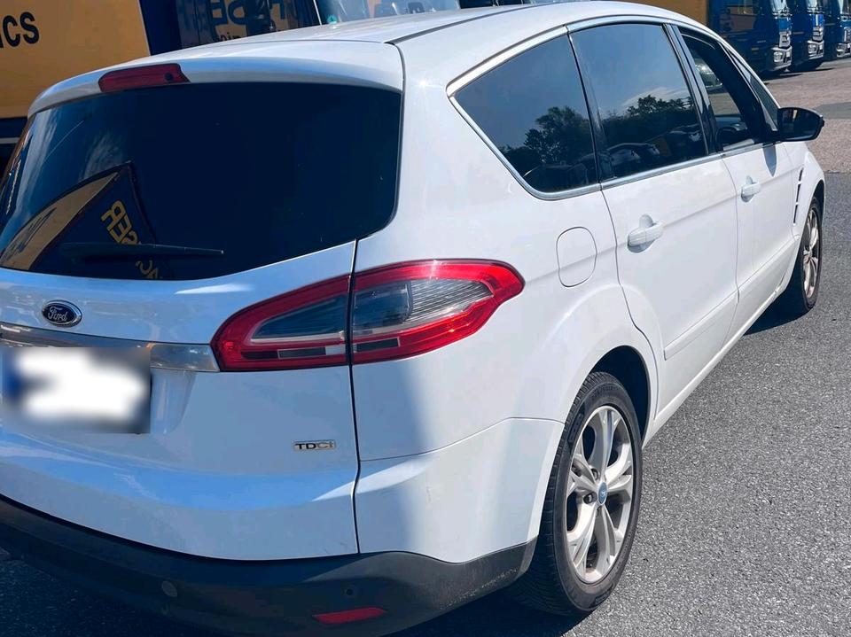Ford S-Max 2010 — салон