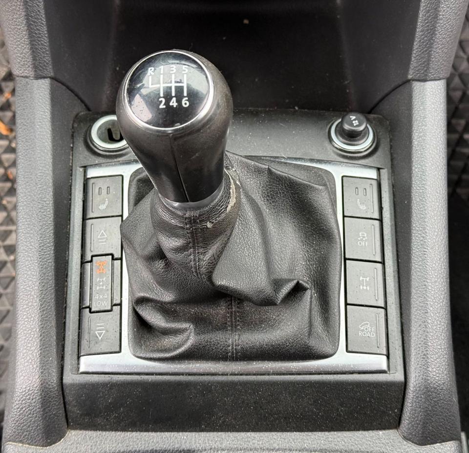 Volkswagen Amarok 2011 — photo 12