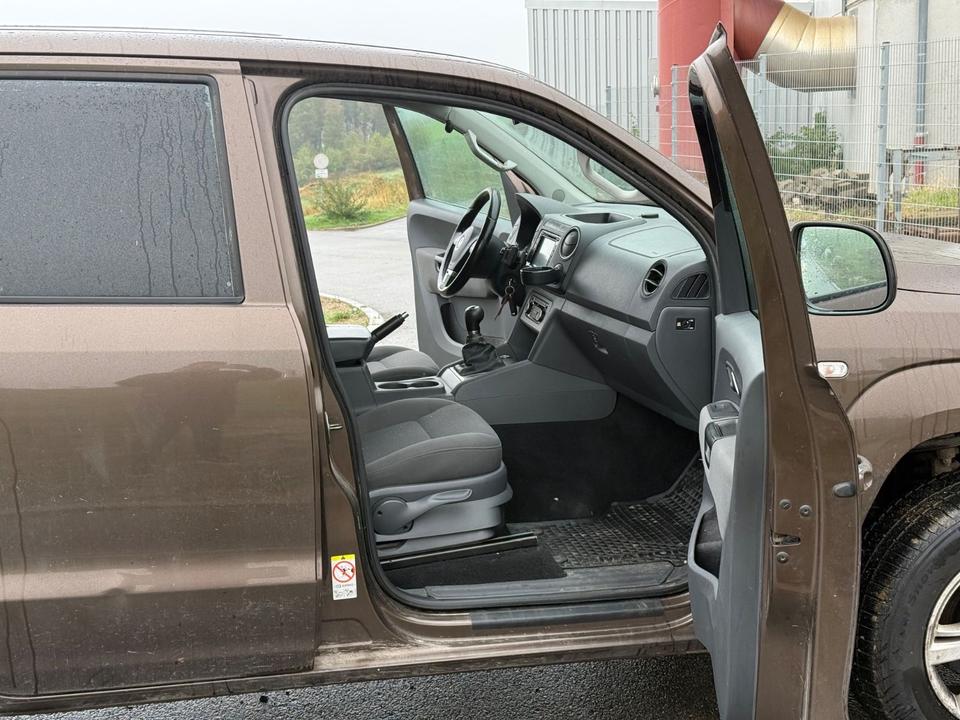 Volkswagen Amarok 2011 — photo 8
