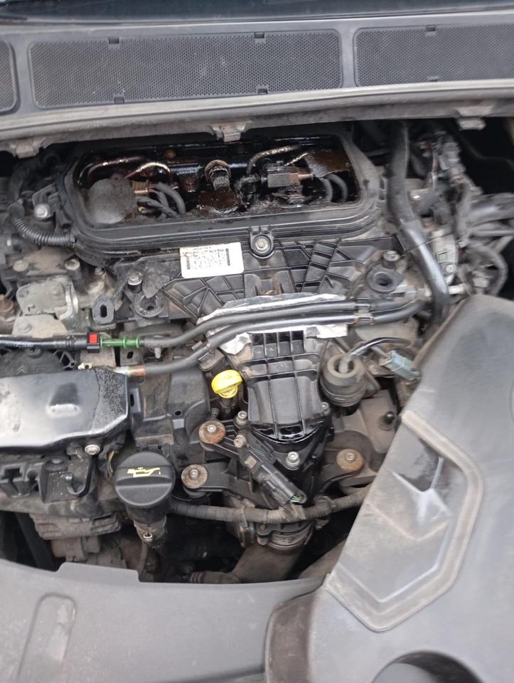 Ford S-Max 2011 — photo 13