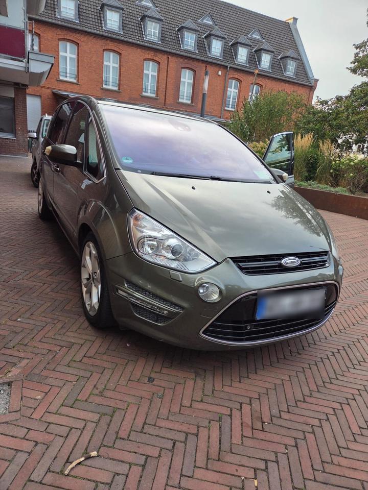 Ford S-Max 2011 — rear view