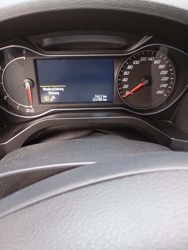 Ford S-Max 2011 — photo 9