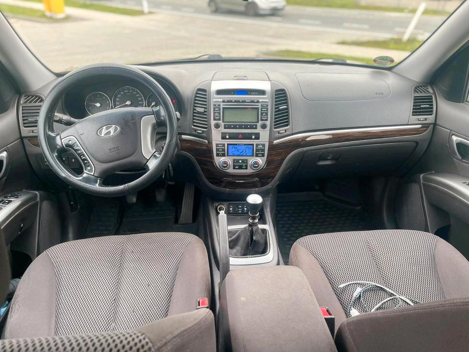 Hyundai Santa 2010 — photo 14
