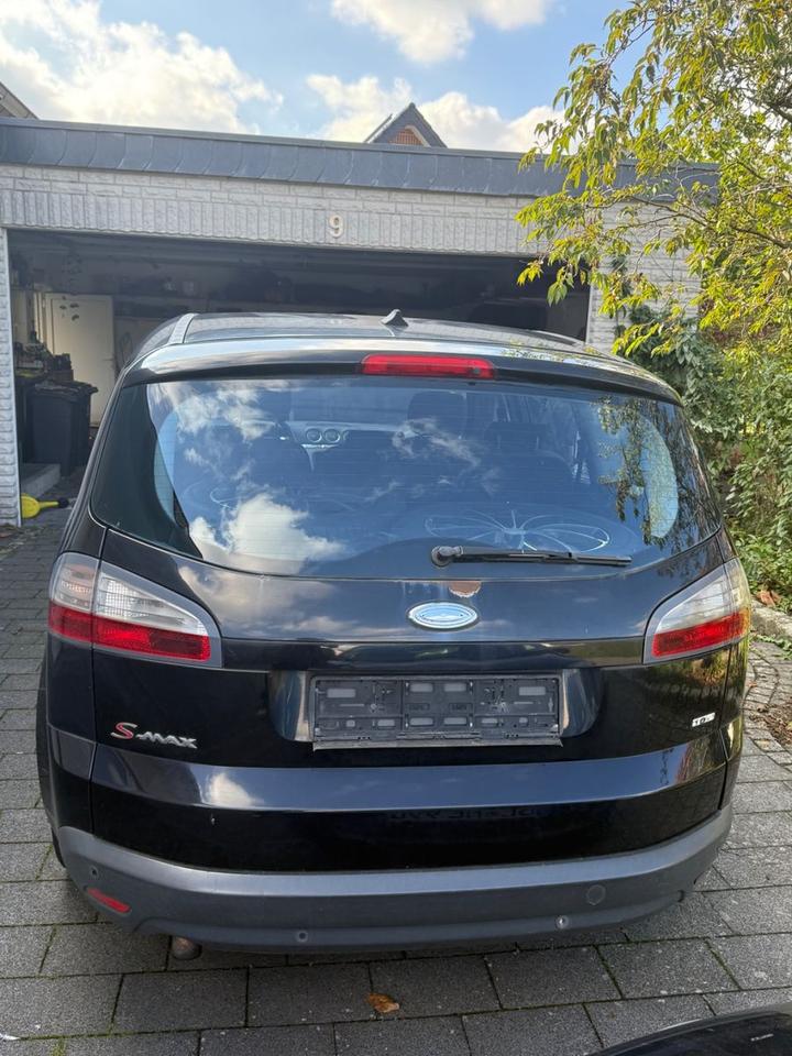 Ford S-Max 2008 — вигляд ззаду
