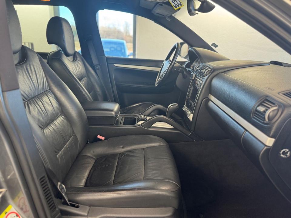 Porsche Cayenne 2007 — photo 21