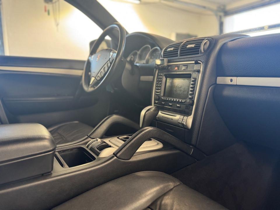 Porsche Cayenne 2007 — photo 23