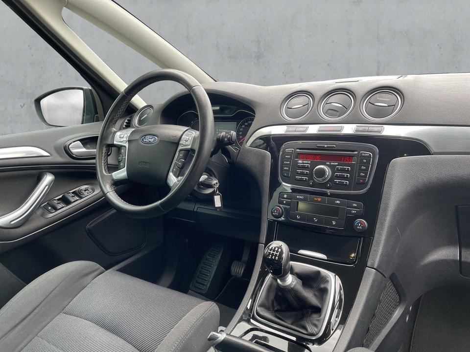 Ford S-Max 2011 — photo 12