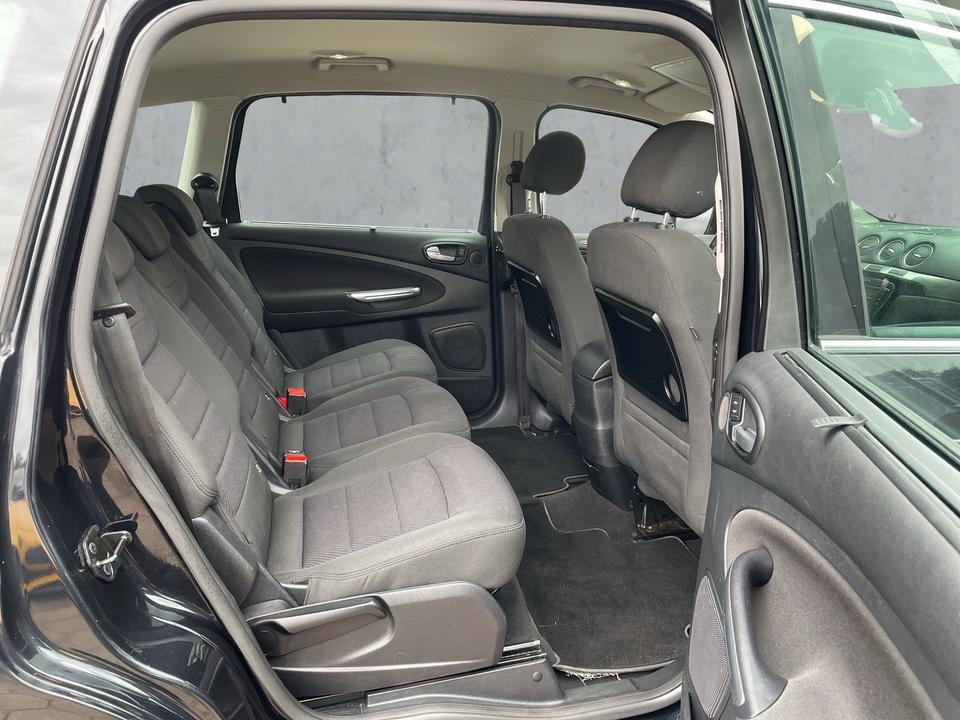 Ford S-Max 2011 — photo 16