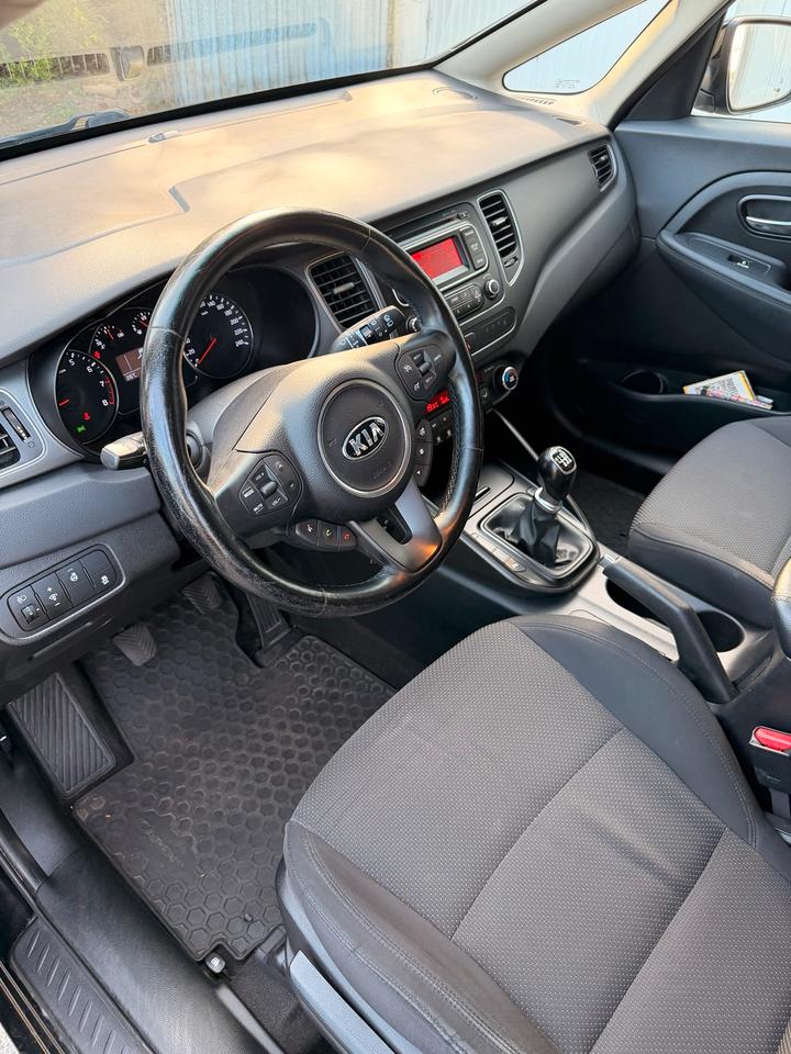 Kia Carens 2015 — engine