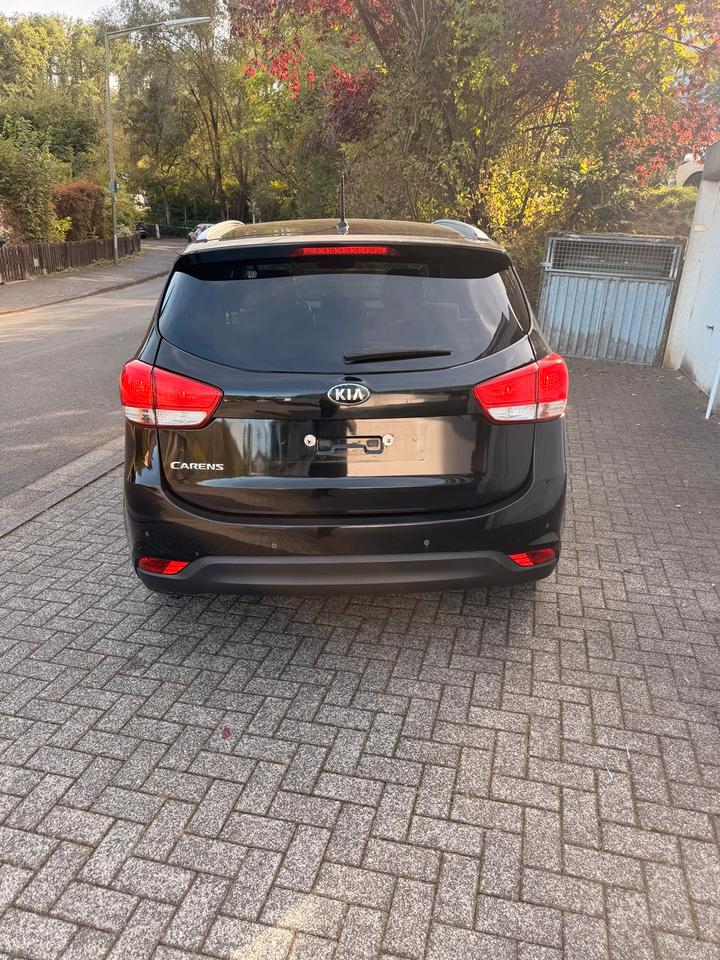 Kia Carens 2015 — photo 9