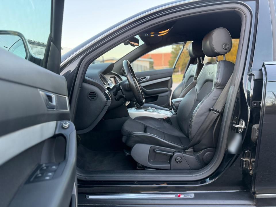 Audi A6 2011 — салон
