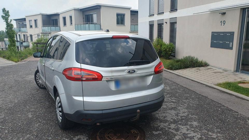 Ford S-Max 2011 — двигун