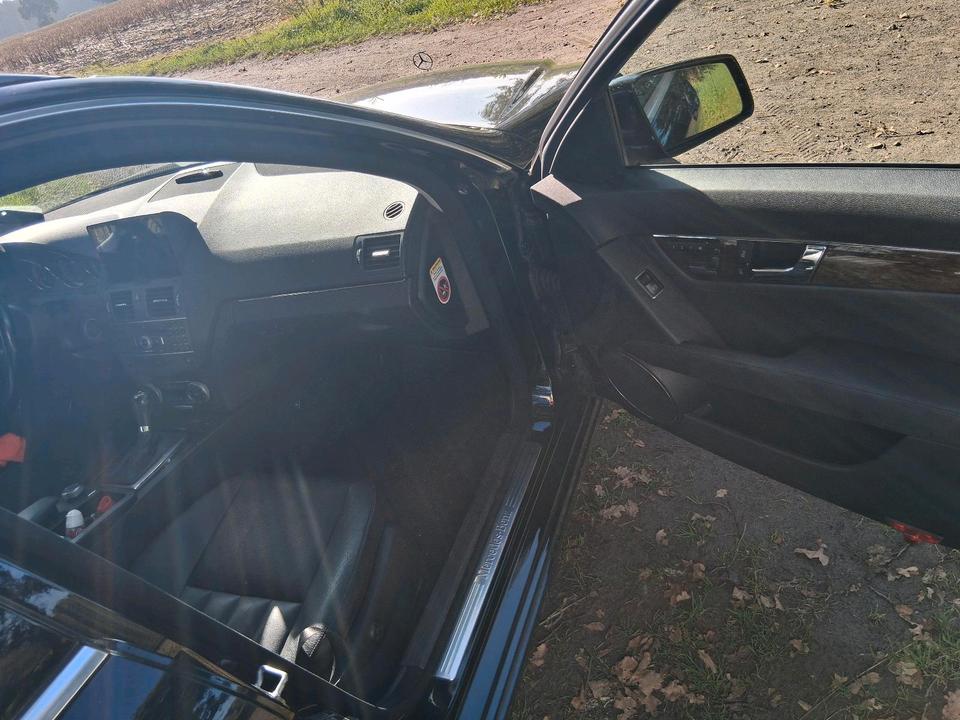 Mercedes Benz C 220 2011 — photo 14