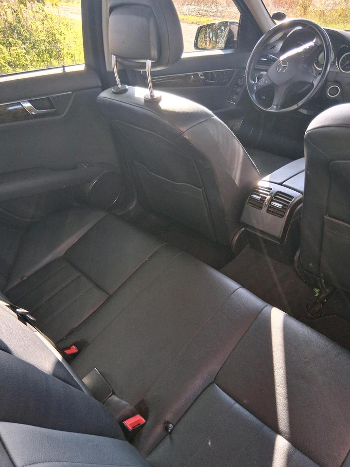 Mercedes Benz C 220 2011 — photo 16