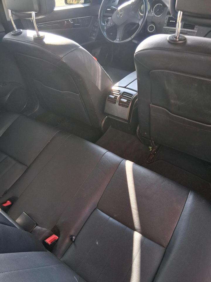 Mercedes Benz C 220 2011 — photo 17