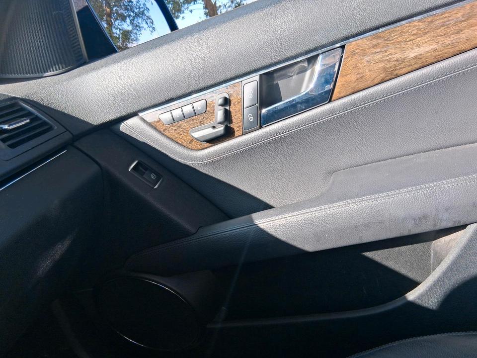 Mercedes Benz C 220 2011 — photo 18