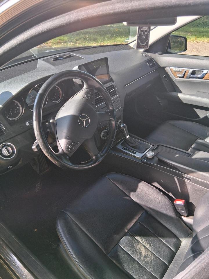 Mercedes Benz C 220 2011 — photo 9