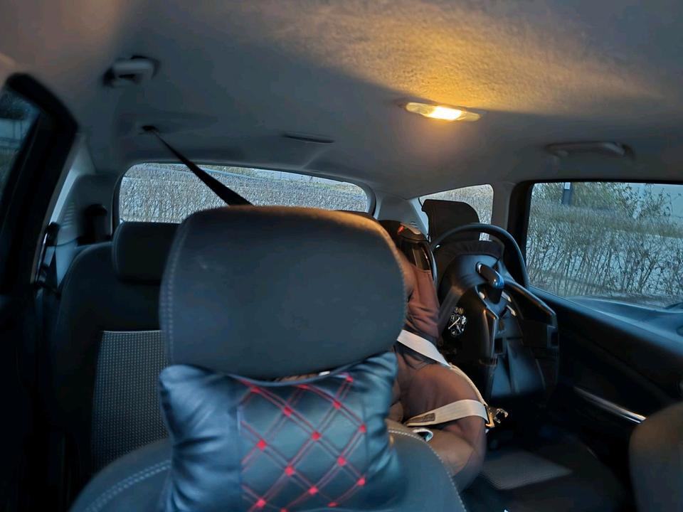Ford S-Max 2011 — двигун