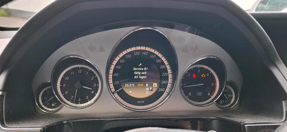 Mercedes Benz E 220 2012 — photo 9