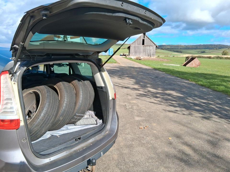 Renault Grand Scenic 2012 — photo 13