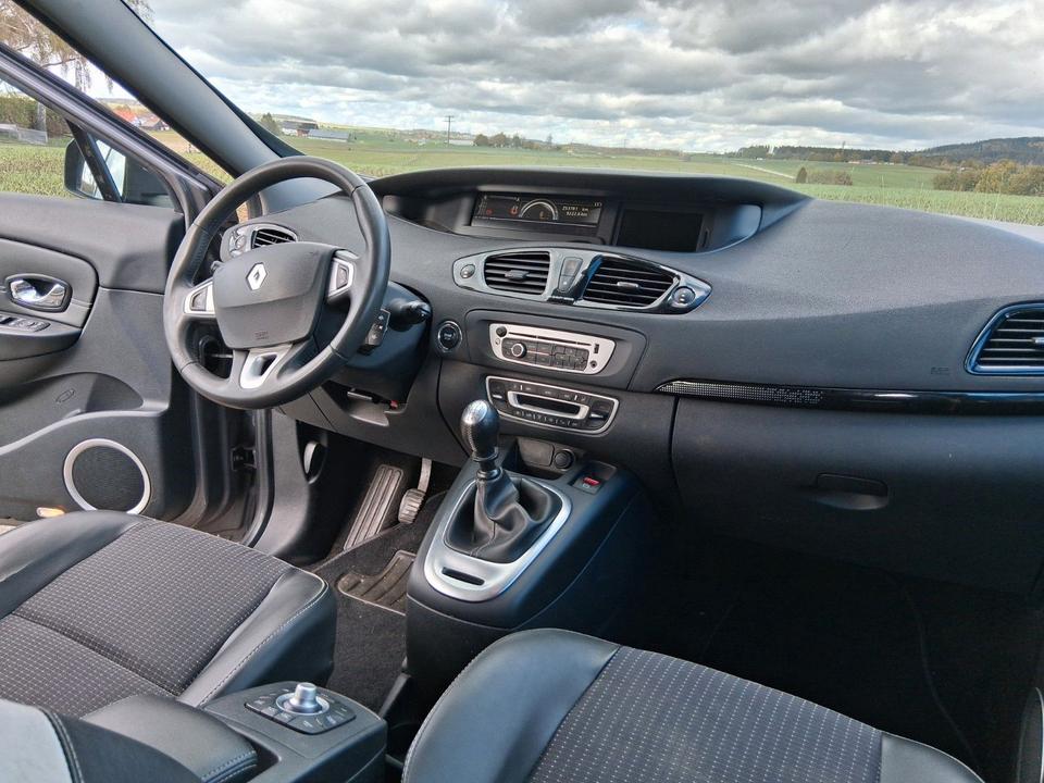 Renault Grand Scenic 2012 — photo 7
