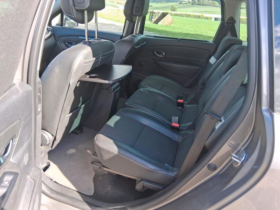 Renault Grand Scenic 2012 — photo 9