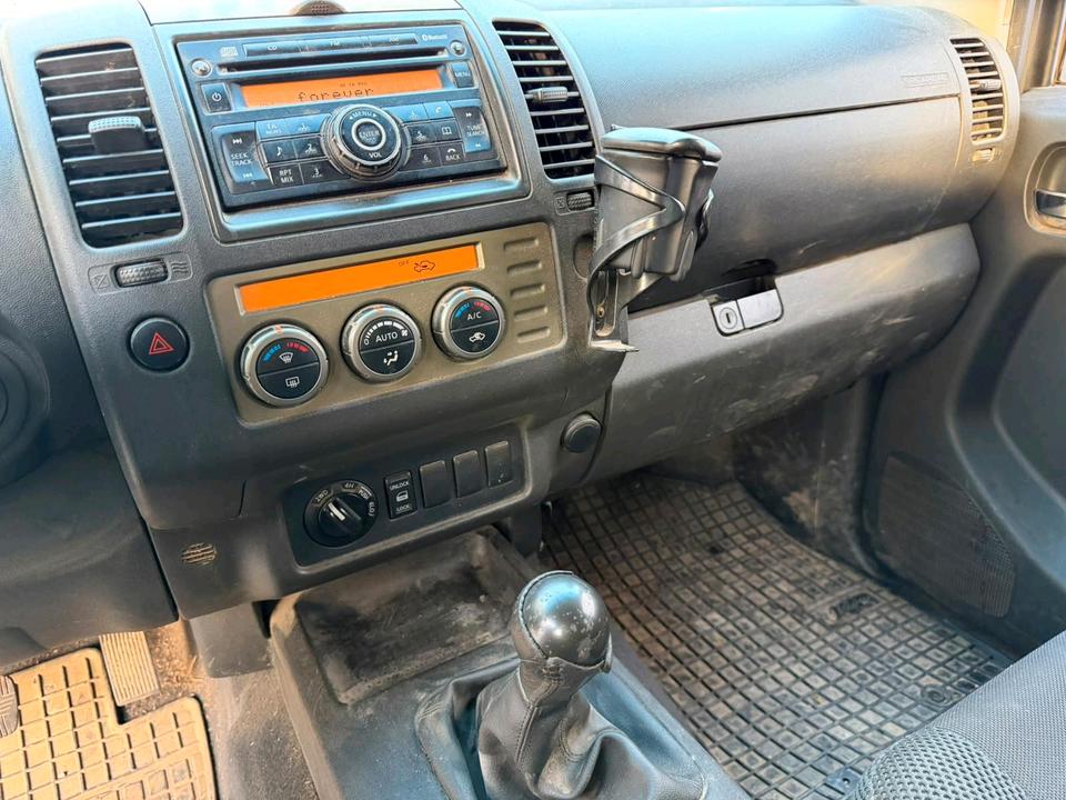 Nissan Navara 2009 — photo 6