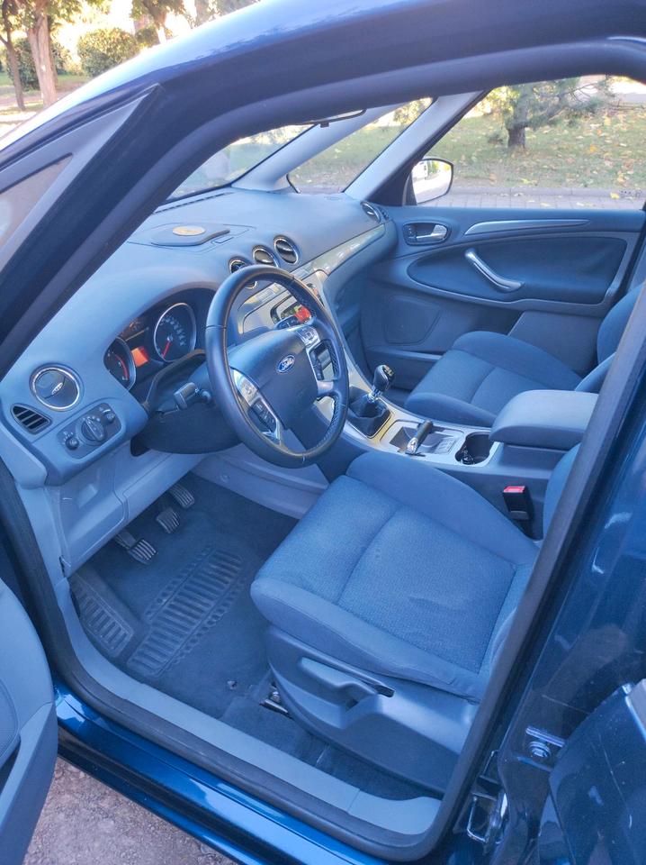 Ford S-Max 2009 — photo 10